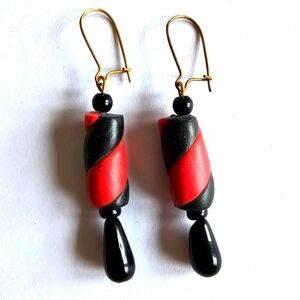 Handmade earrings black red twist bead beaded clay gold tone